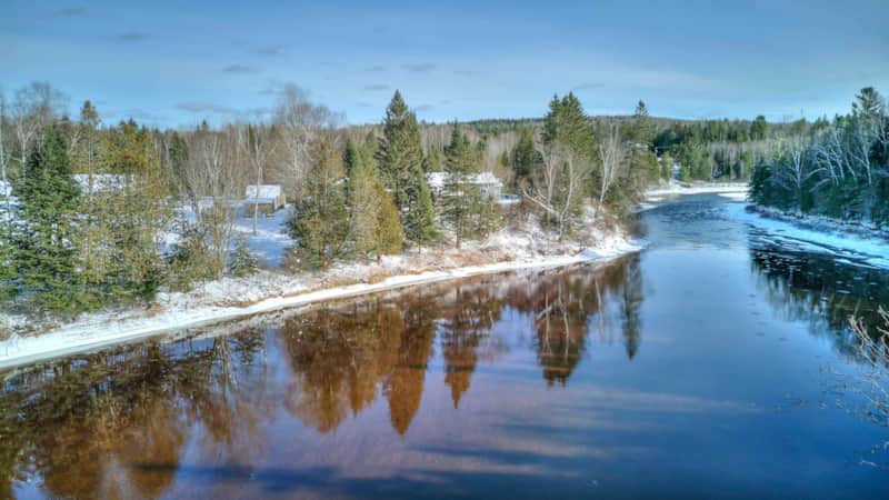 Calme belle rivière!
