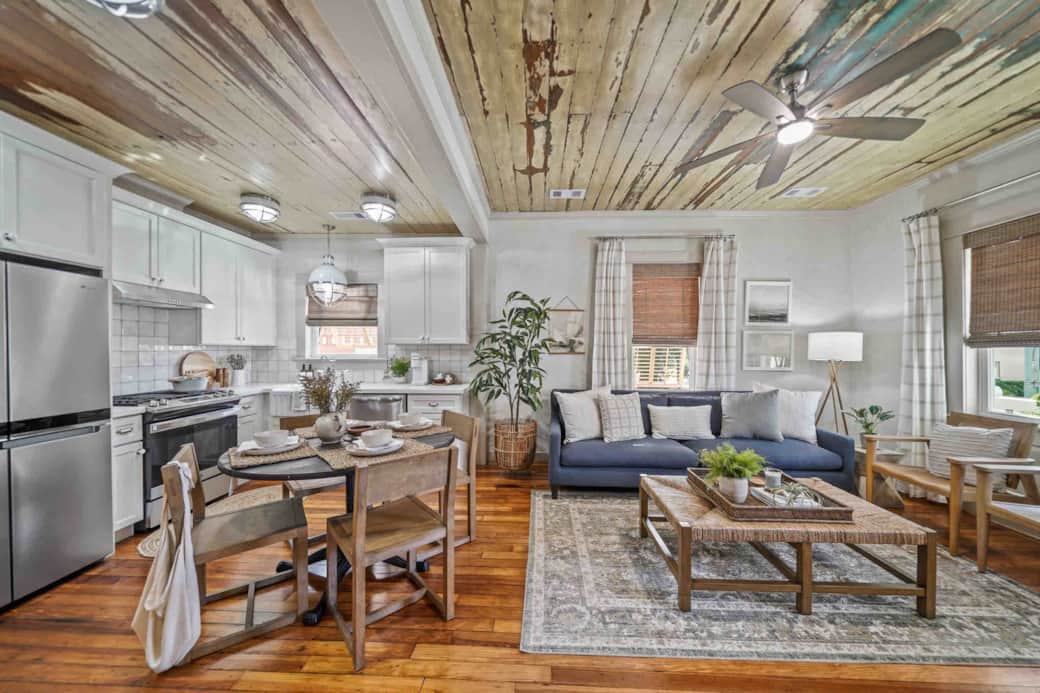 Kitchenand dining room! Kitchenand dining room!