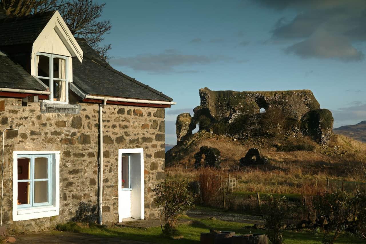Castle Cottage beside Aros Castle on the Isle of Mull