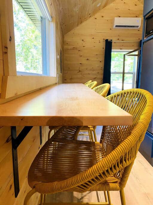 Bar counter to eat your meals at with a view of the great outdoors. 