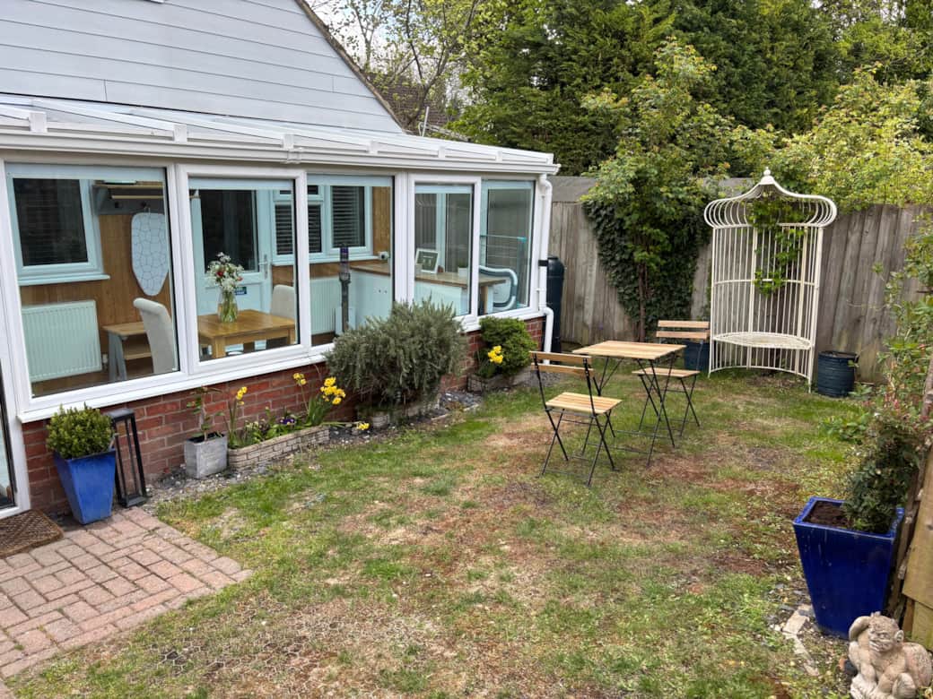 Private outside garden space with outside dinner area