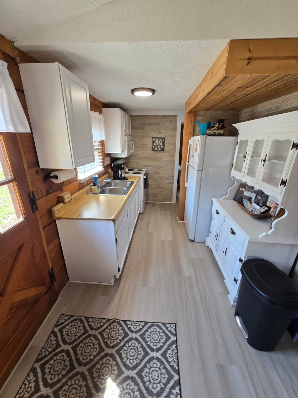Fully Stocked Kitchen Fully Stocked Kitchen