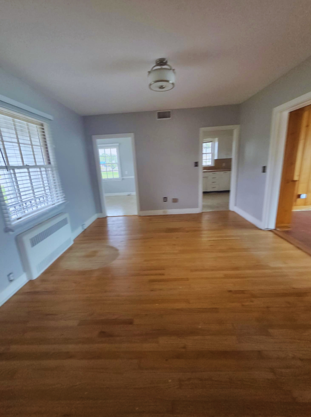 Airy room with expansive windows and beautiful overhead lighting. Mulberry, FL Airy room with expansive windows and beautiful overhead lighting. Mulberry, FL