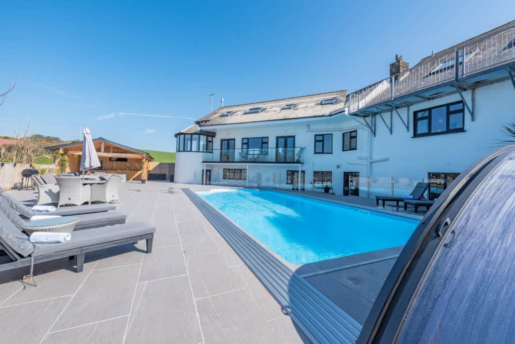 Private heated outdoor pool with retractable enclosure, swim whatever the weather! 