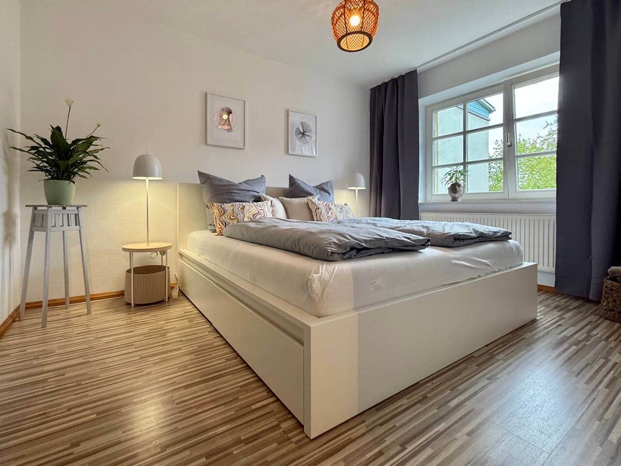 Ruhig schlafen: Das große Doppelbett ist 180x200 cm groß und hat super bequeme Matratzen!