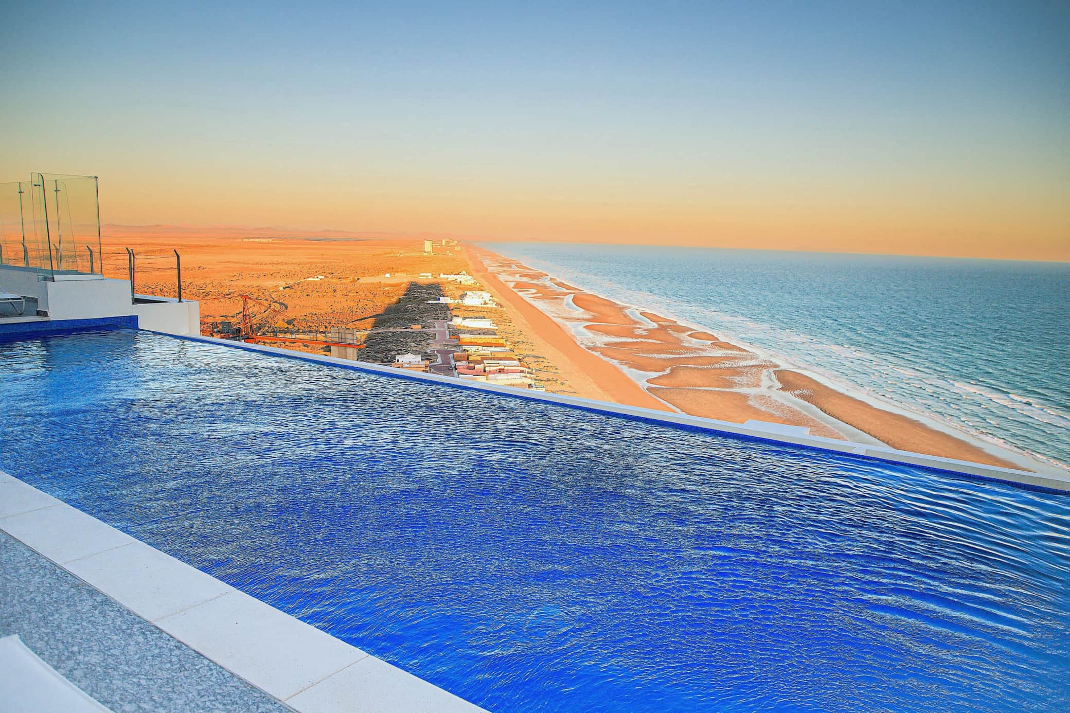 Roof-top pool facing east