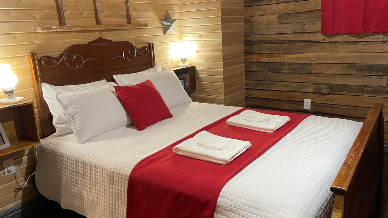 Chambre élégance chaleureuse pour une nuit reposante