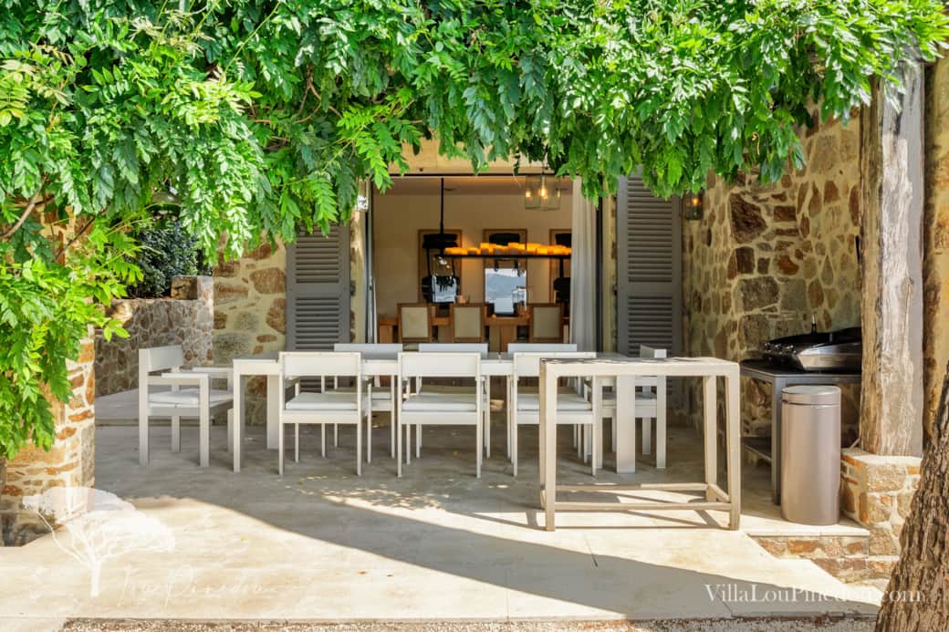 Villa Lou Pinedou Outside 37