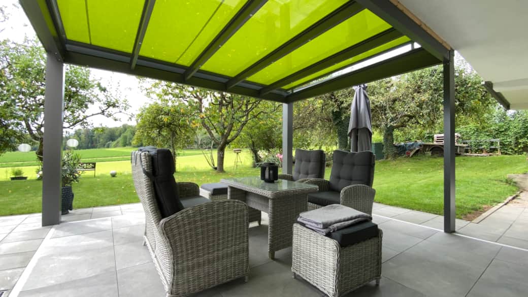 Terrasse mit Markise