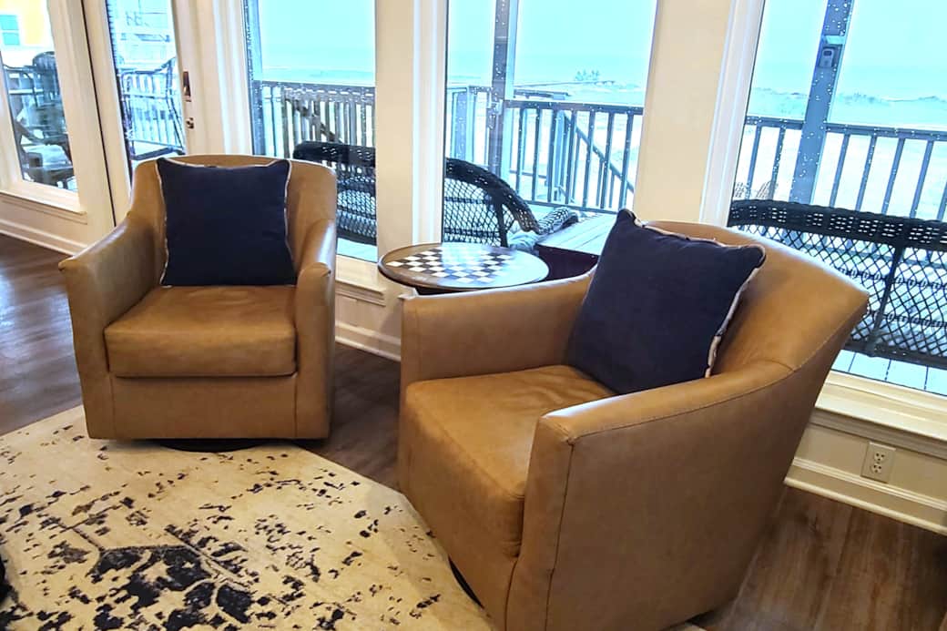 Family Room Swivel Chairs