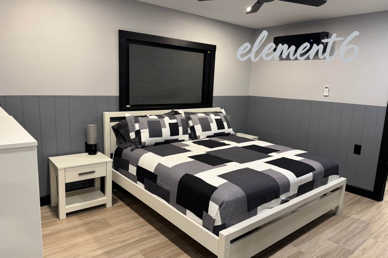 King Bedroom #1