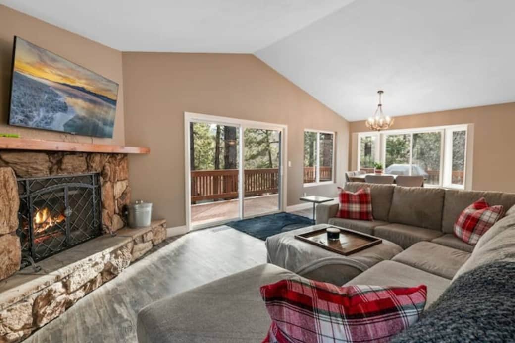 Living room, Upstairs, dining table, upper deck
