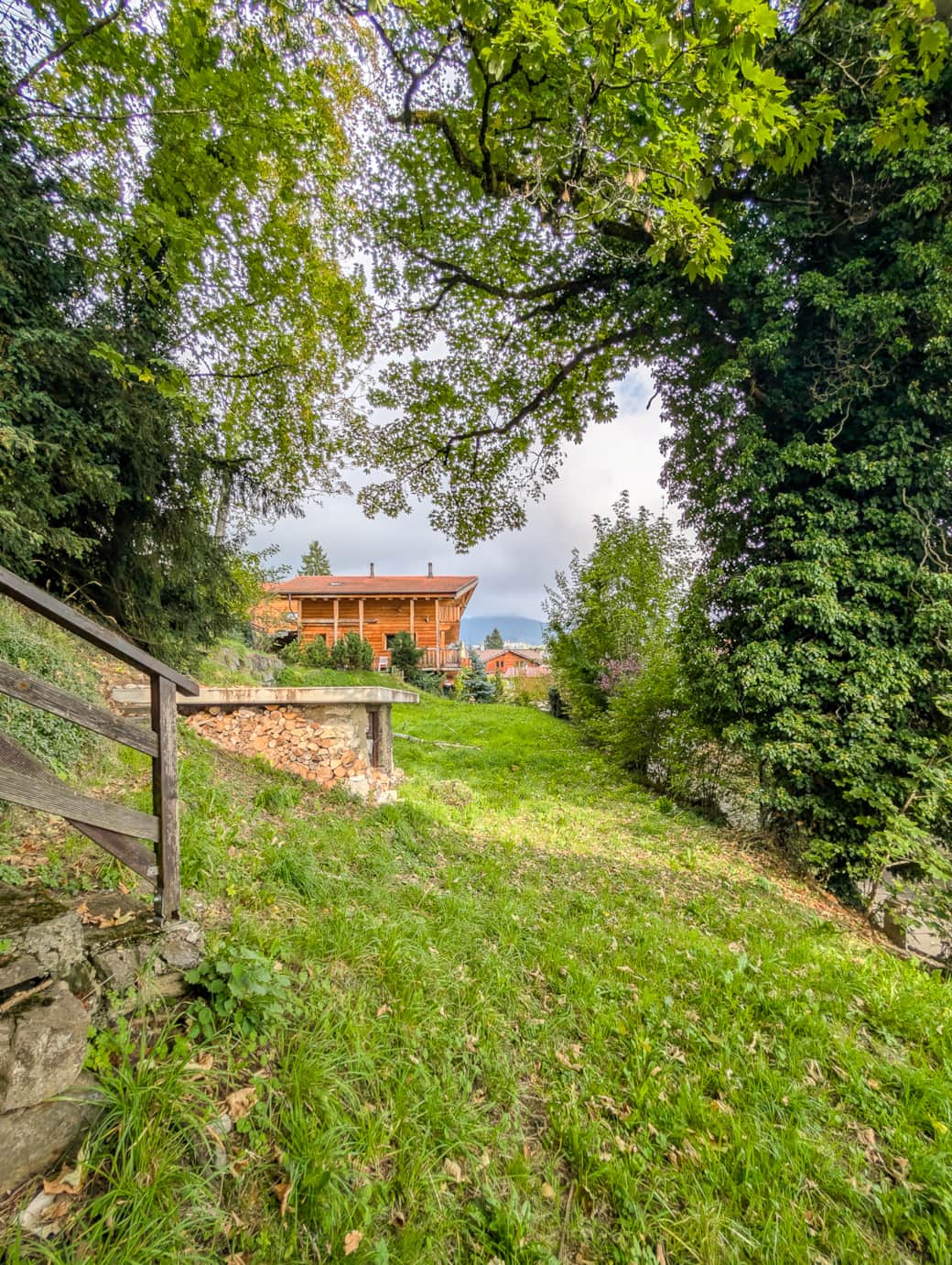 Vue depuis le jardin.