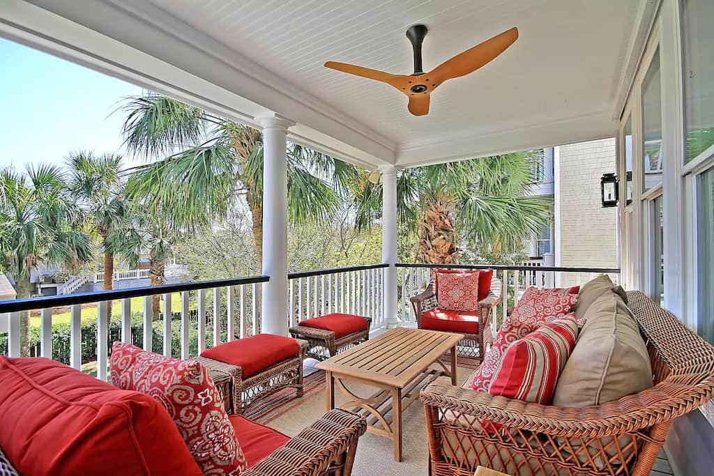 1Fl Porch 001 SeatingAndFan