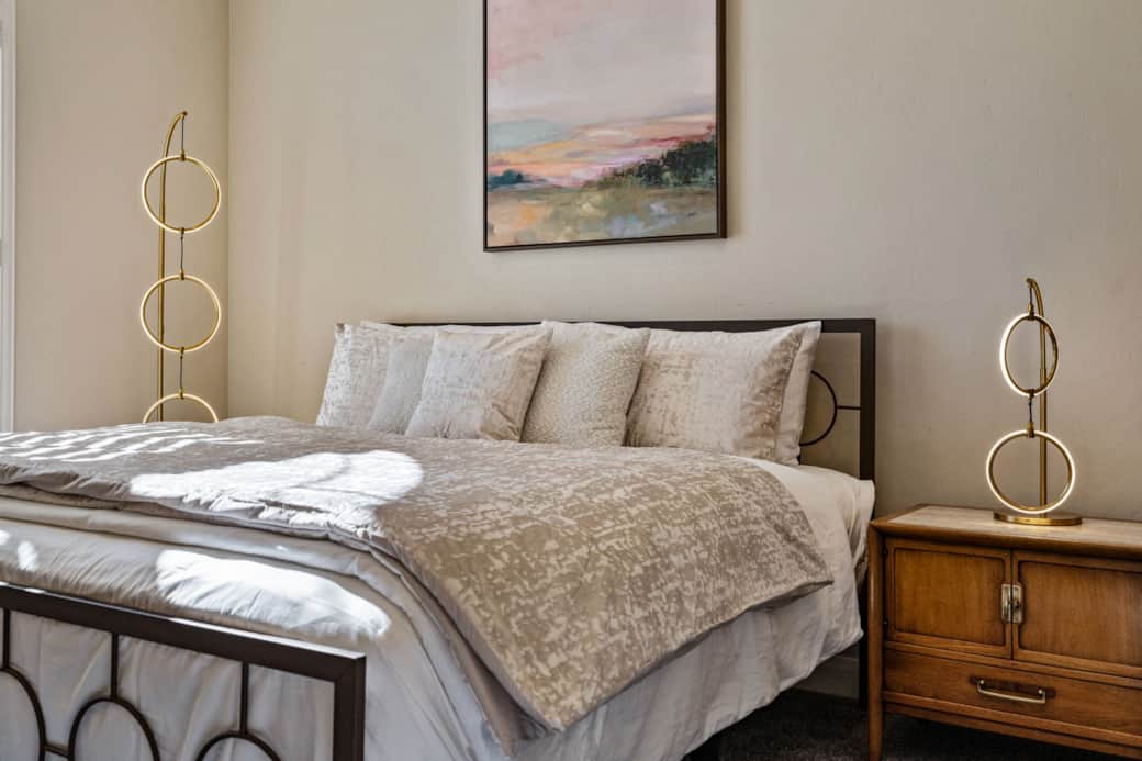 Mountain View King Room Main Floor + Ensuite Bathroom 