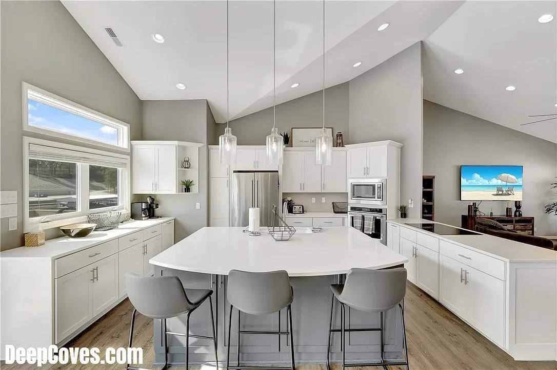 Kitchen Main M.JPG