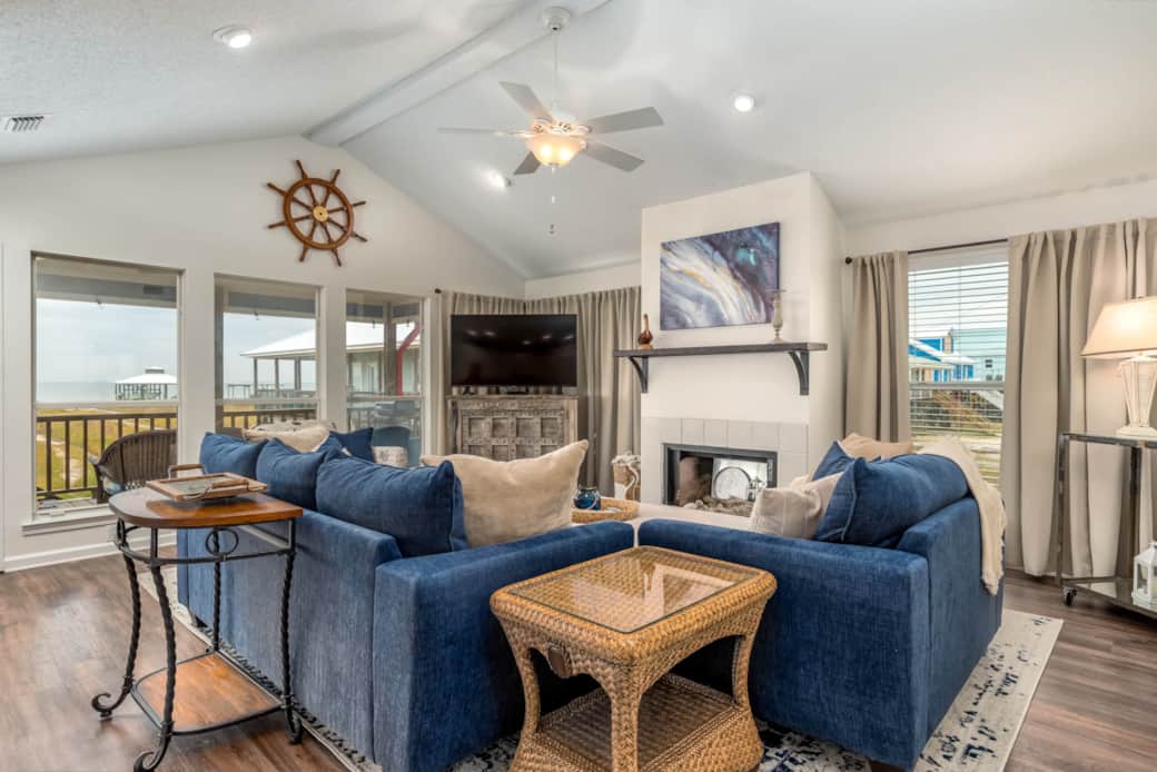 Family Room with Expansive Bay Views Family Room with Expansive Bay Views