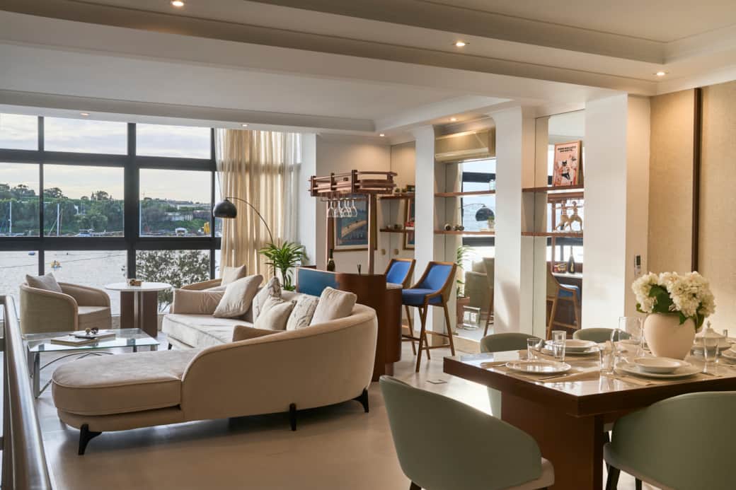 Livingroom and dining room 