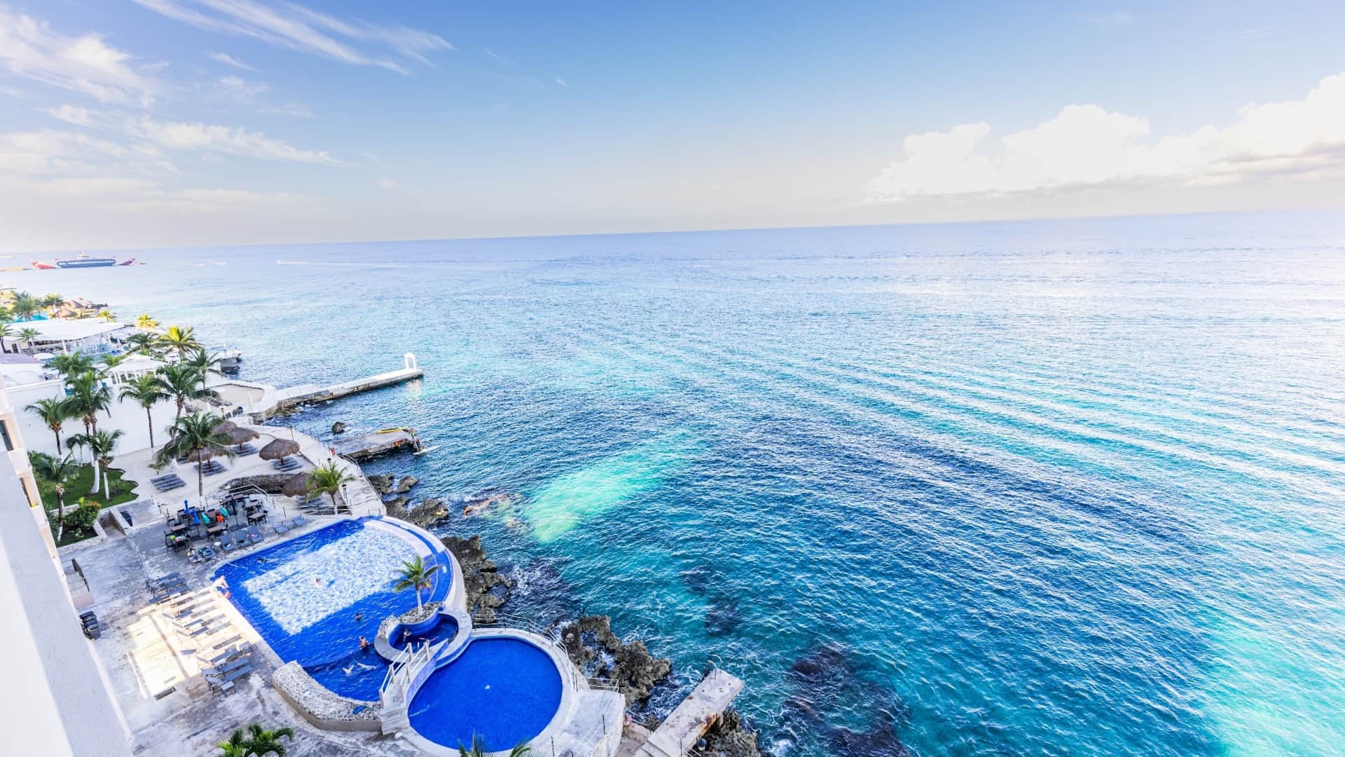 El Cantil Oceanfront Condominiums overlooking the Caribbean Sea in downtown Cozumel
