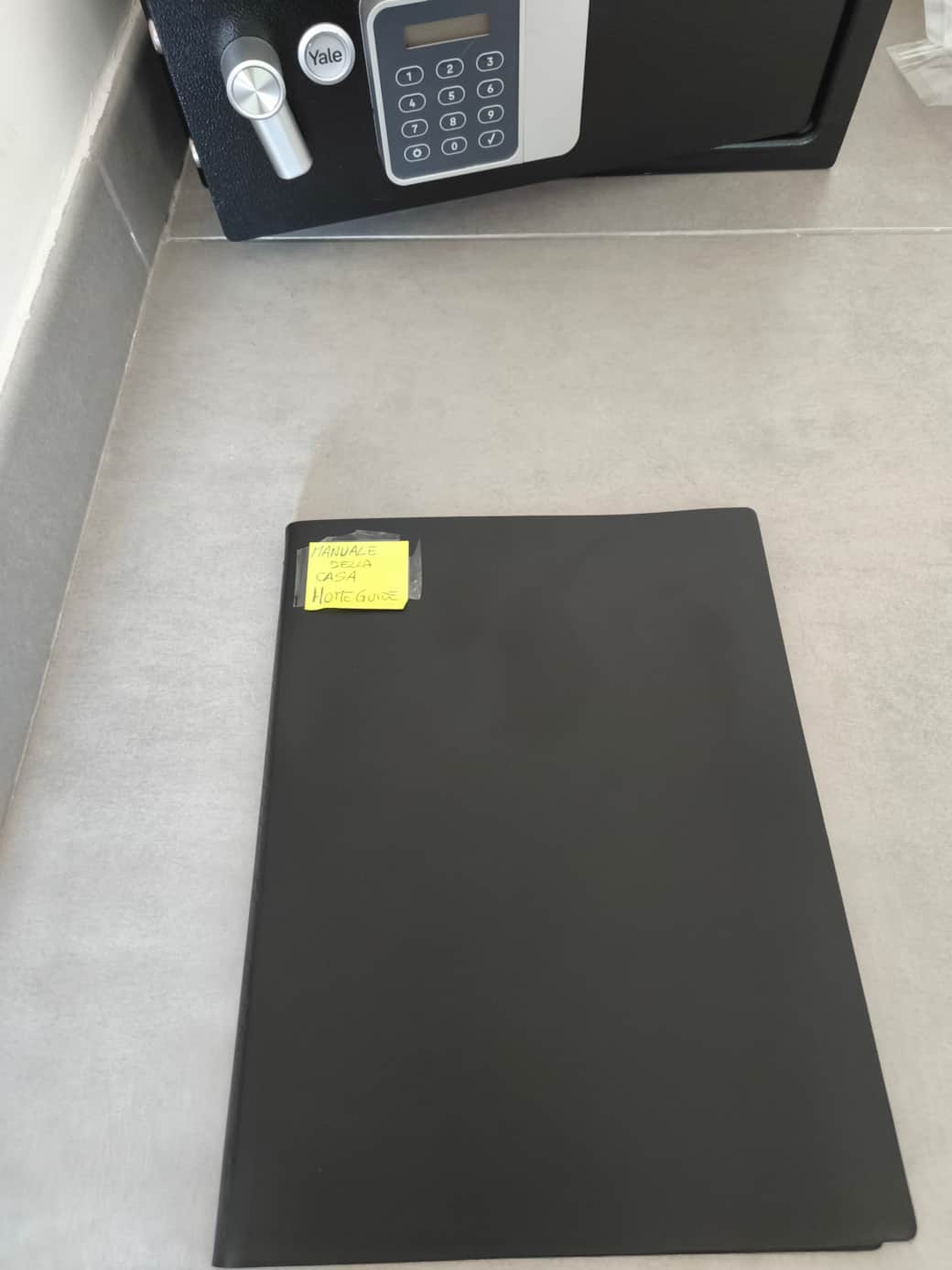 Home guide at Agli Archi Eco House