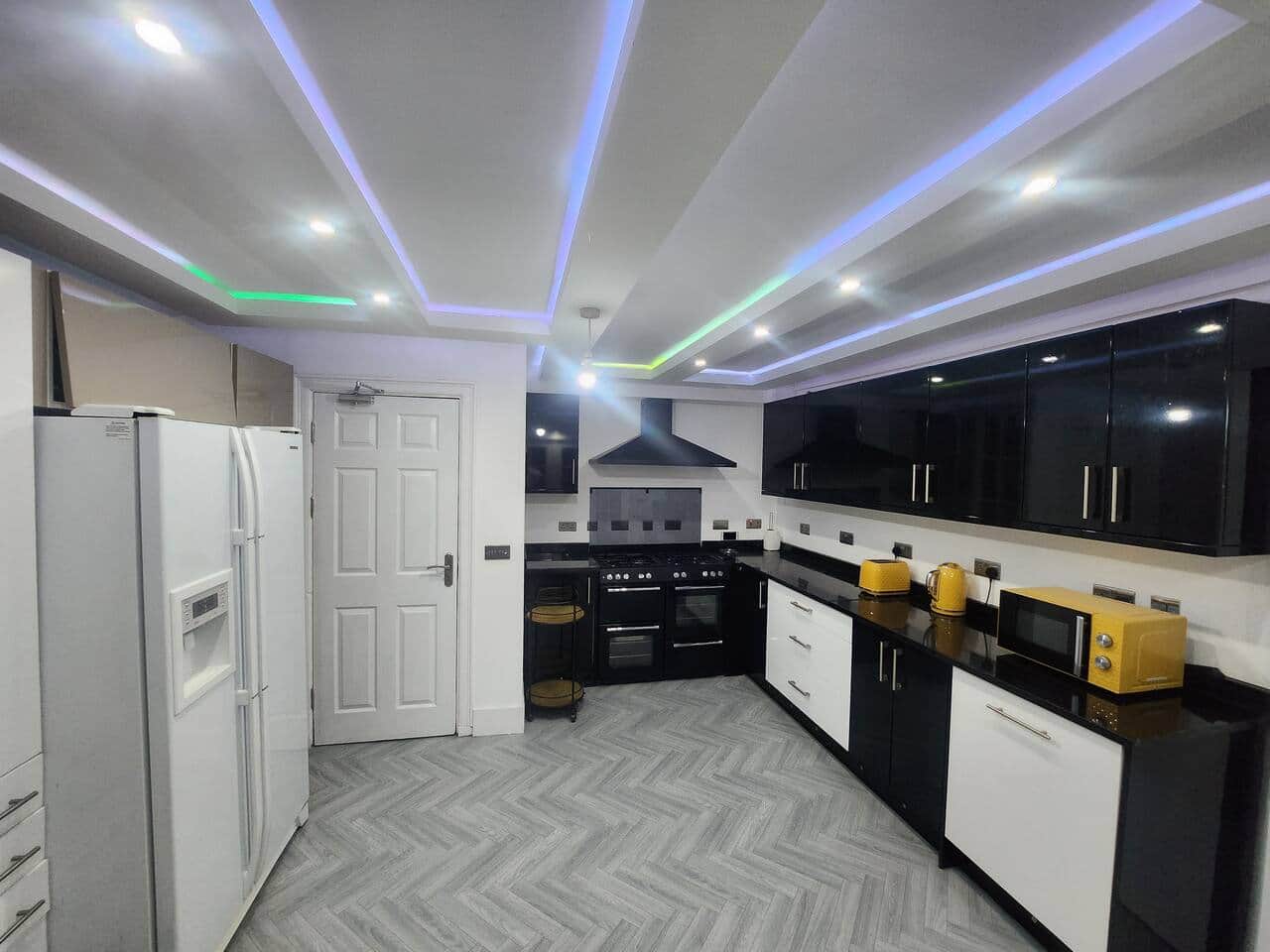 Fully equipped kitchen at 239 Seymour Grove Manchester accommodation