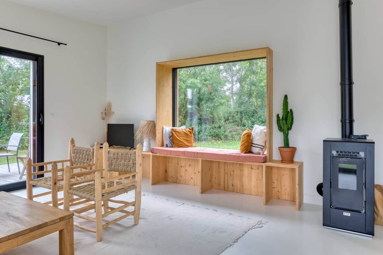 Très beau salon lumineux et spacieux