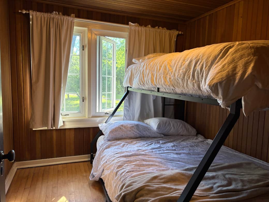 Twin over queen bunk beds