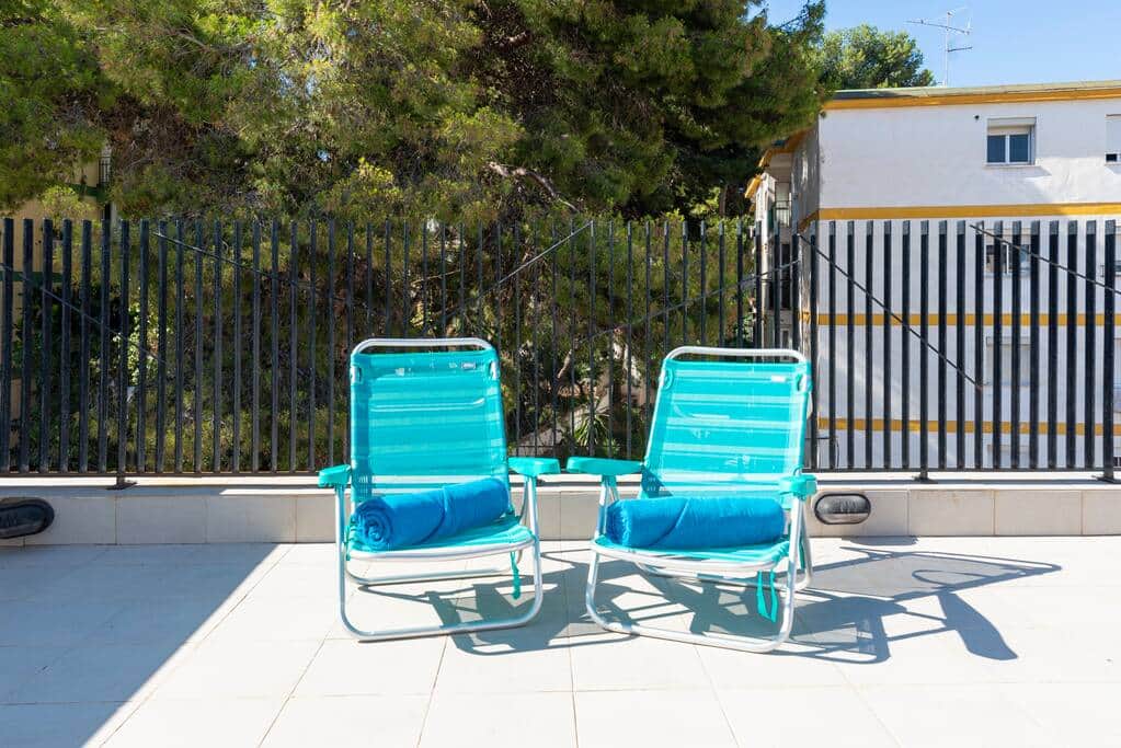 Private sun loungers