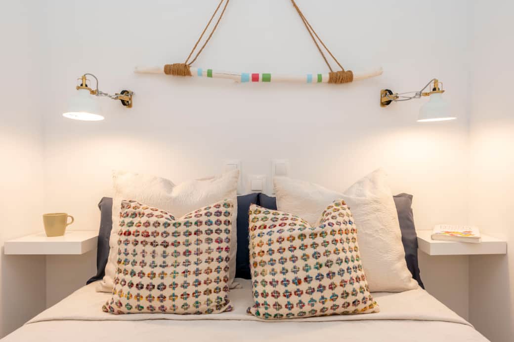 Dormitorio con ropa de cama suave y fresca para las noches de verano Dormitorio con ropa de cama suave y fresca para las noches de verano