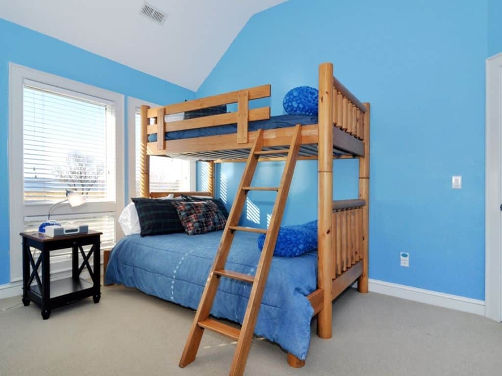 Duo Bunk Room. Double Bed on the Bottom, Single on Top. Duo Bunk Room. Double Bed on the Bottom, Single on Top.