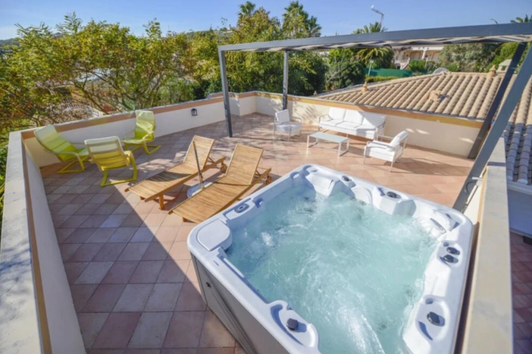 HotTub ValeDaLama VillaCasaDaPalmeira