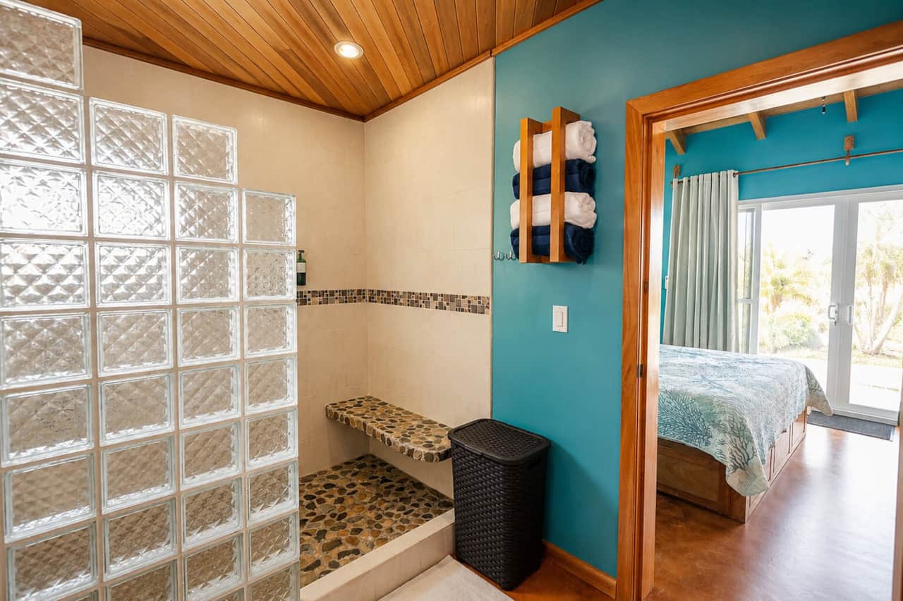 Top Floor Ensuite Bathroom.jpg