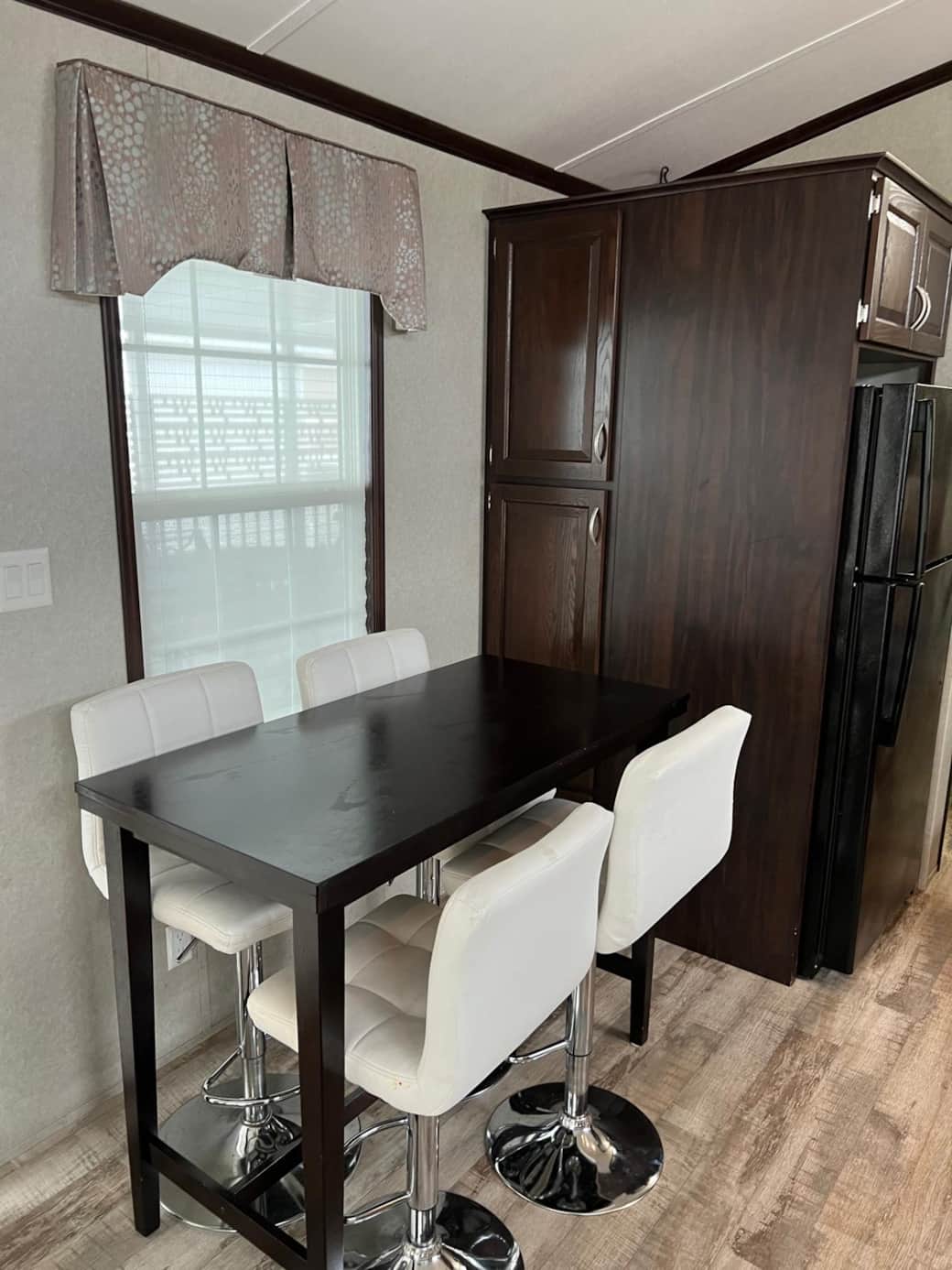 Dining area Dining area