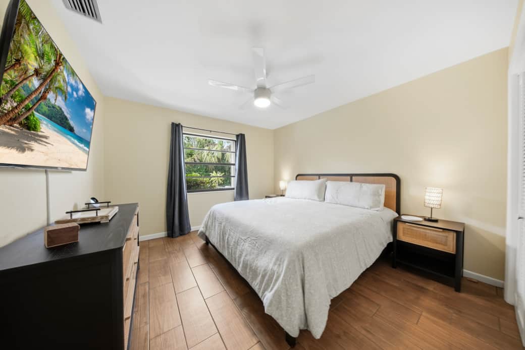 Second Bedroom (King)