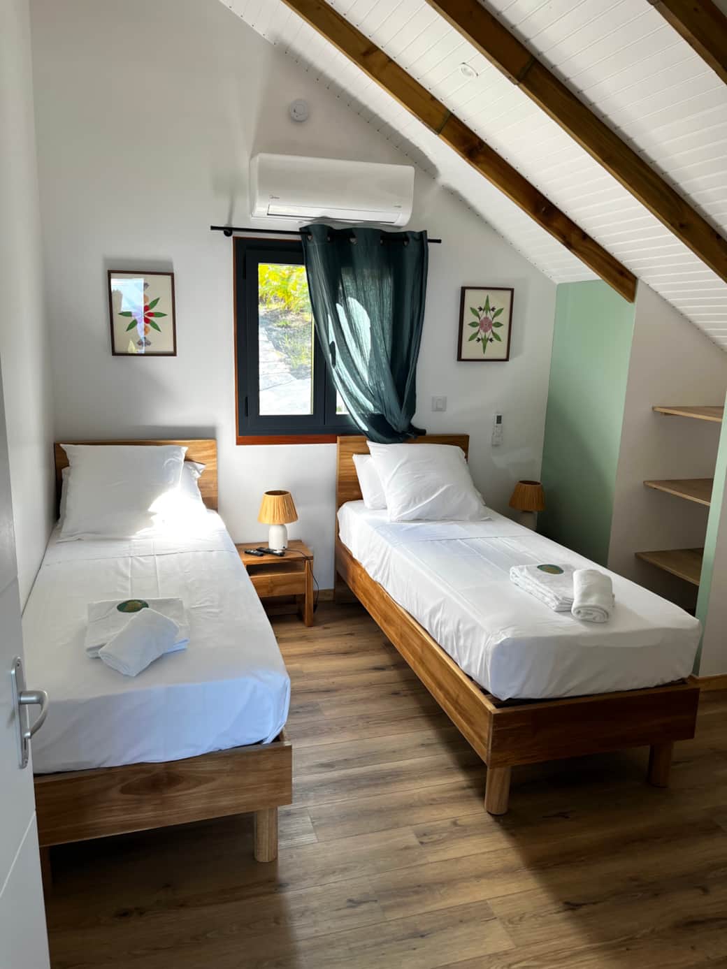 Chambre 2 (lit double ou 2 simples) Chambre 2 (lit double ou 2 simples)