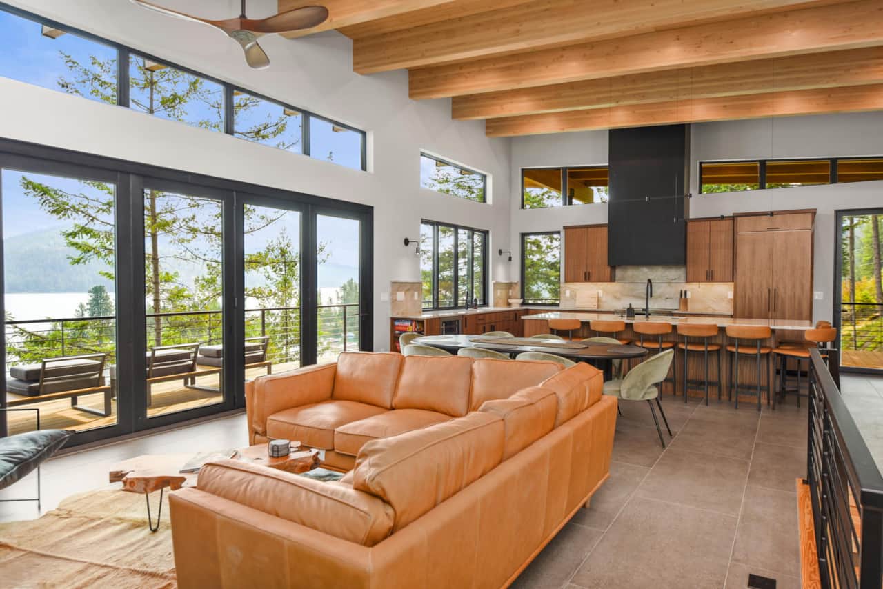 18-web-or-mls-Living-Room-2.jpg