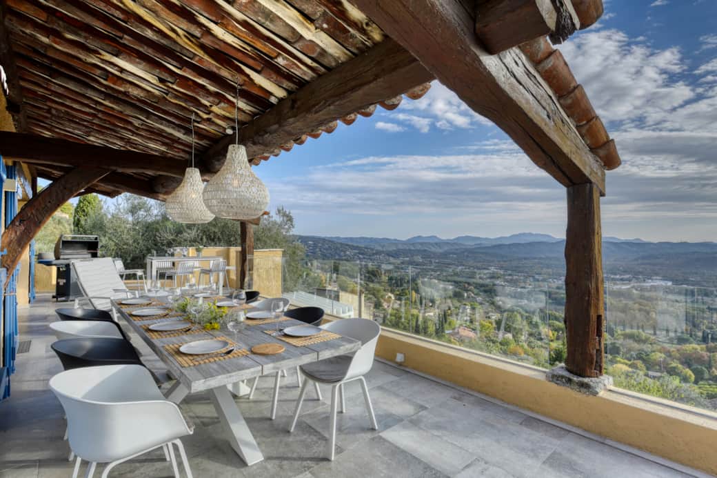 Terrace with view over the valley