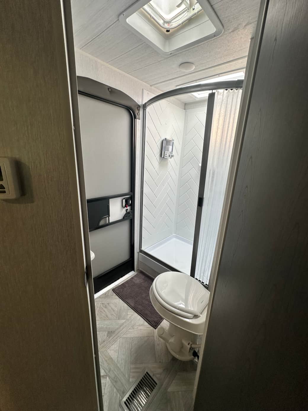 Full-size Bathroom