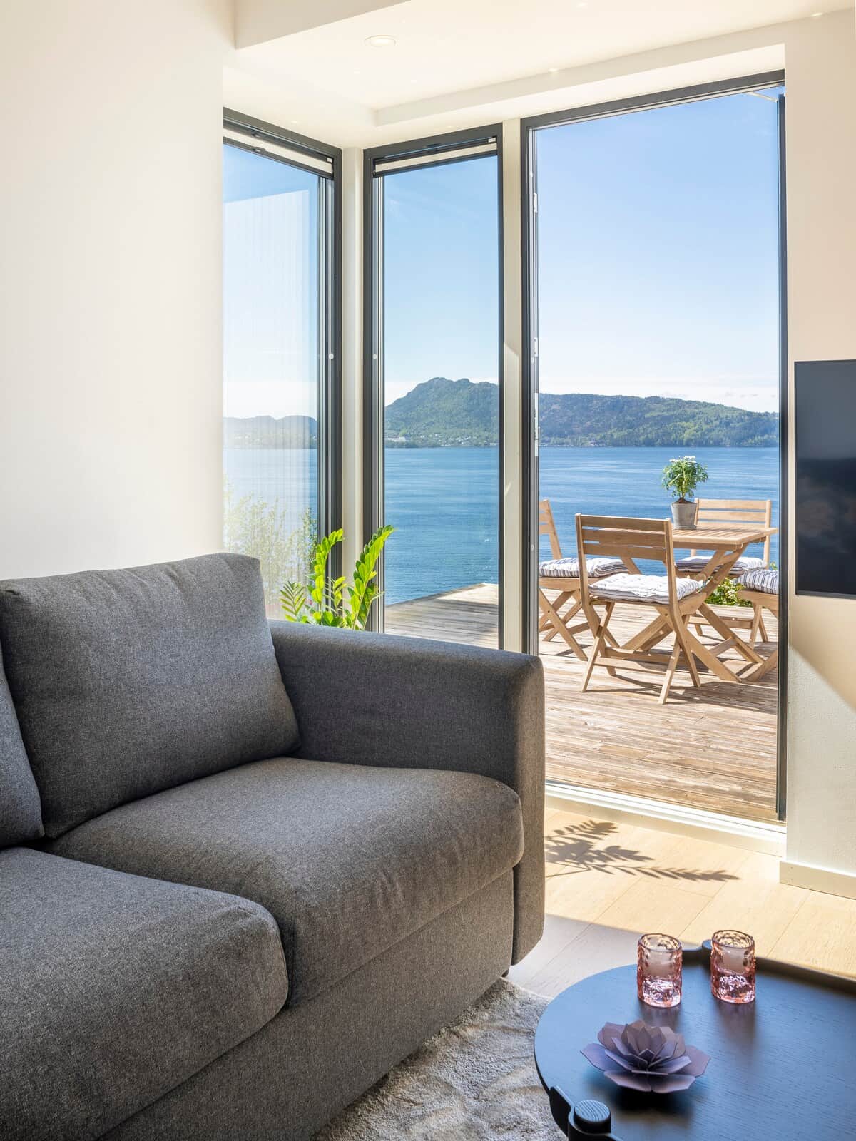 Living room with sea view in Bergen apartment