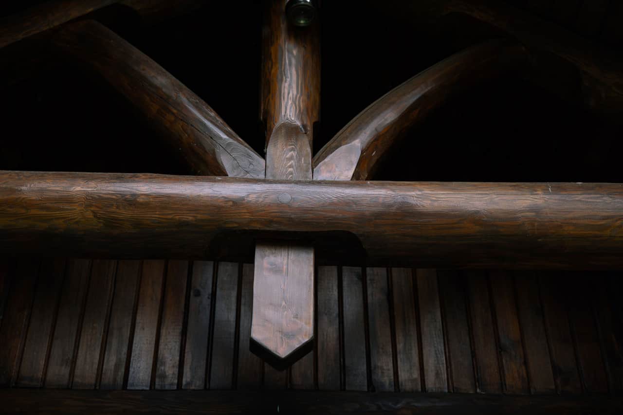 Entry beams