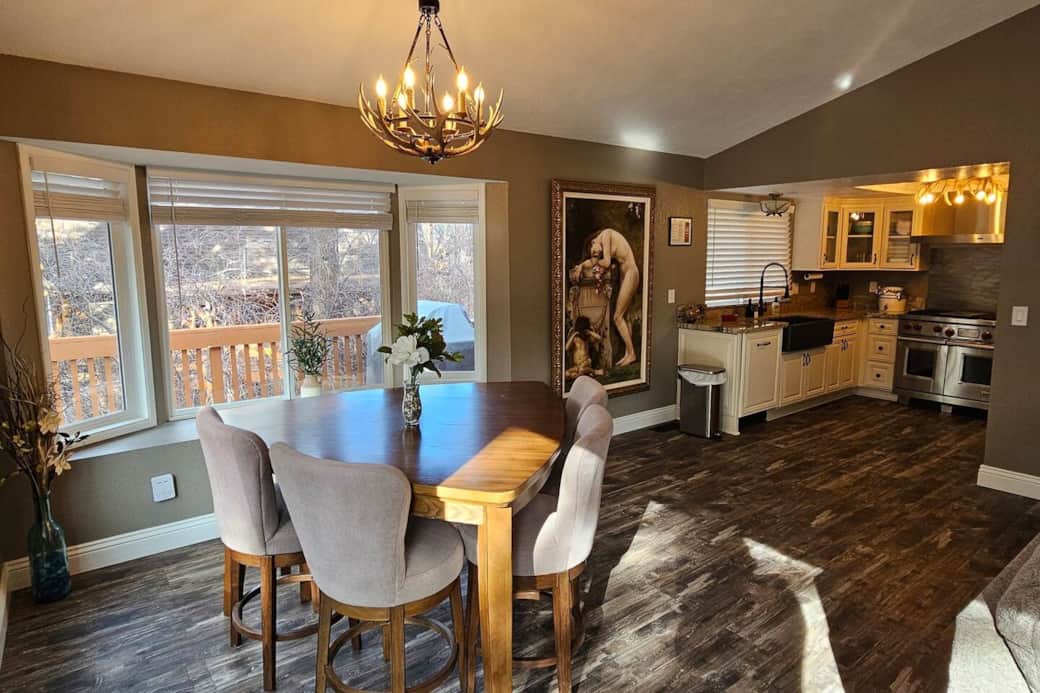 Dining area, kitchen