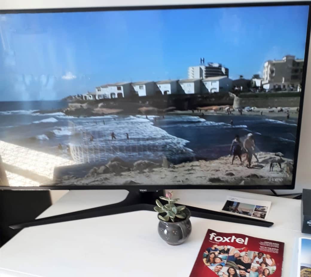 Unwind in style with a Smart TV and premium entertainment for a relaxing couples retreat in Kiama.
