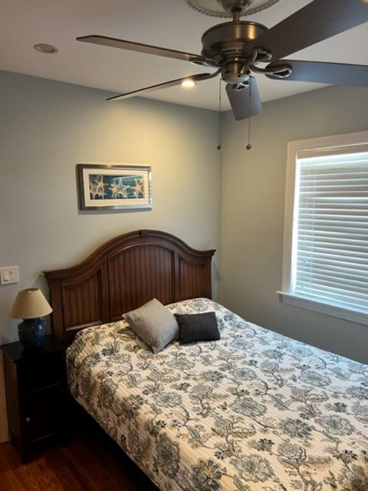3 Bedroom-Steps Away from Beach! photo 4