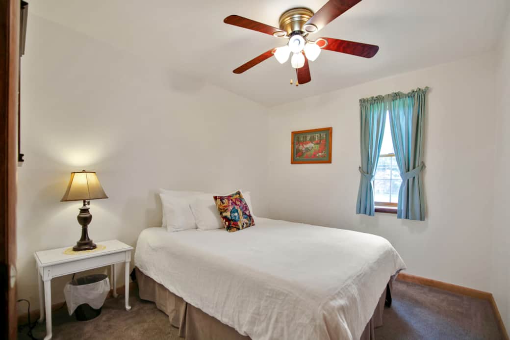 Bedroom #1 queen bed