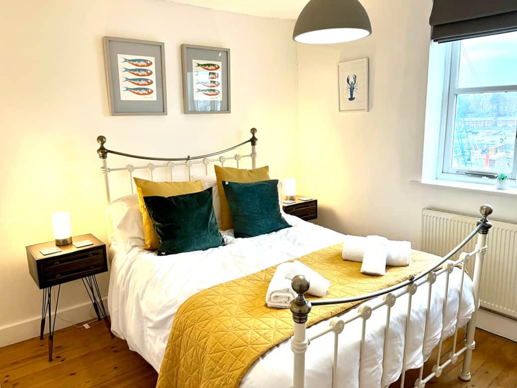 Double Bedroom overlooking the harbour