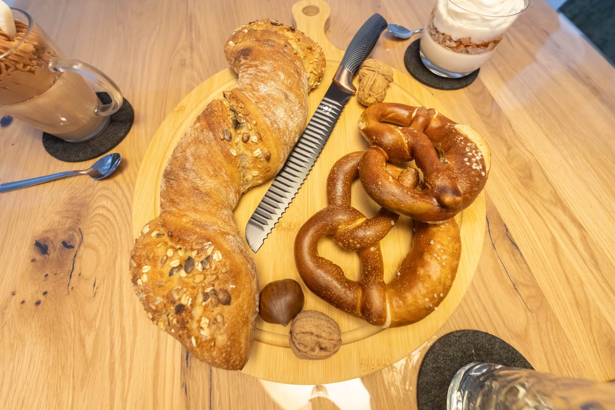 https://l.icdbcdn.com/oh/6accaa00-242e-4cfe-91e9-d67a2a361d2f.jpg?w=2080-9