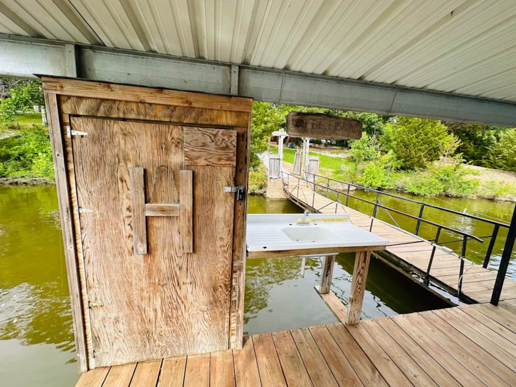 Dock