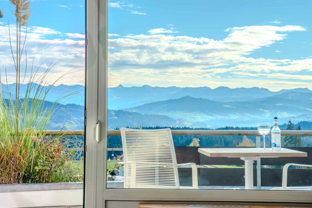 Herzlich willkommen in der Ferienwohnung BergWolke mit Blick in die Allgäuer Alpen