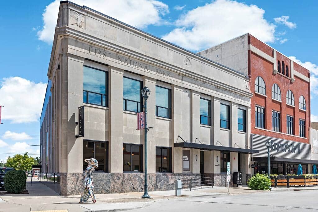 XCHNG Studio. Tiny Apartment in Heart of Downtown Apartment in Effingham