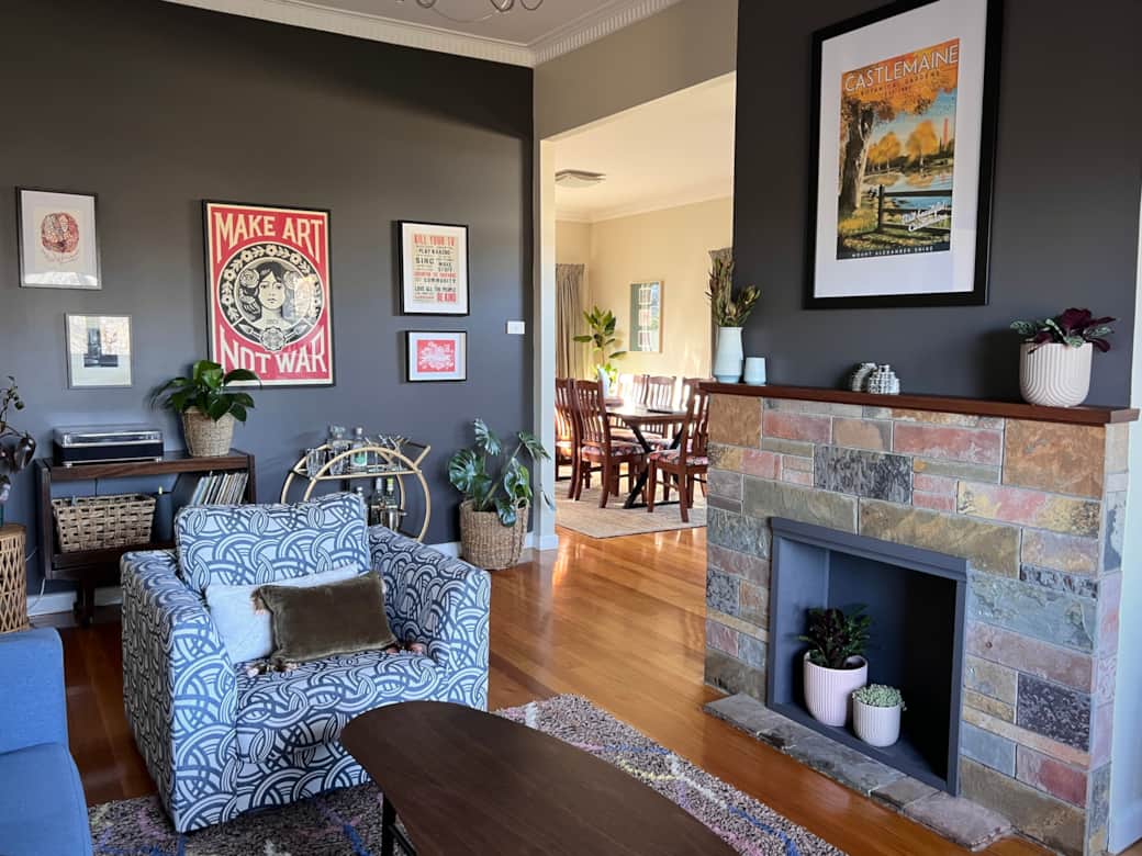 Castlemaine loungeroom botanists retreat